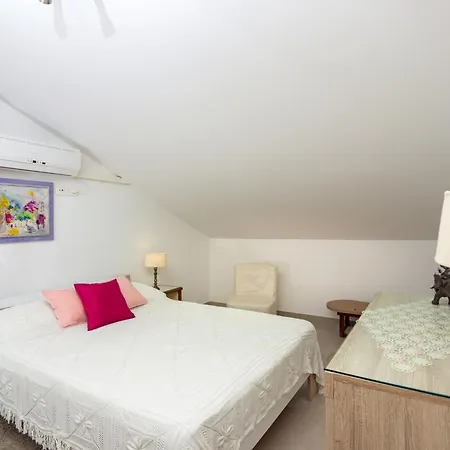 Song Gostinjska kuća 4*