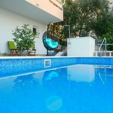 Song Gostinjska kuća