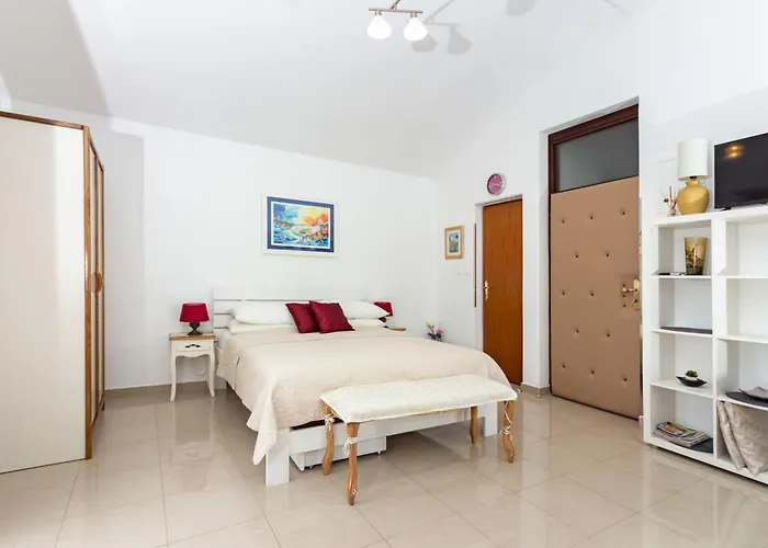 בית הארחה Song 4*