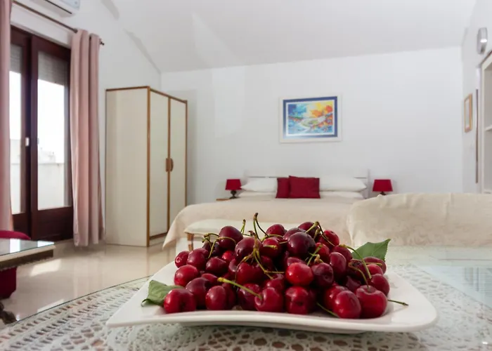 Song בית הארחה ספליט