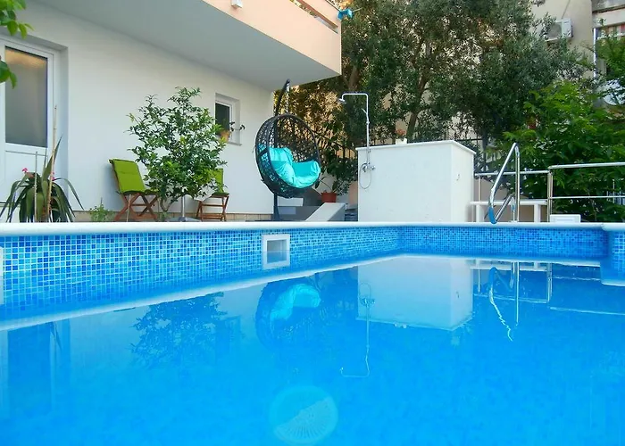 בית הארחה Song 4*