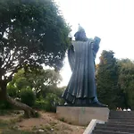 Song בית הארחה