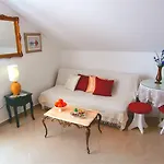 Song בית הארחה ספליט
