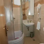 Song בית הארחה ספליט