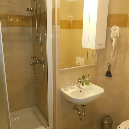Song Gostinjska kuća 4*