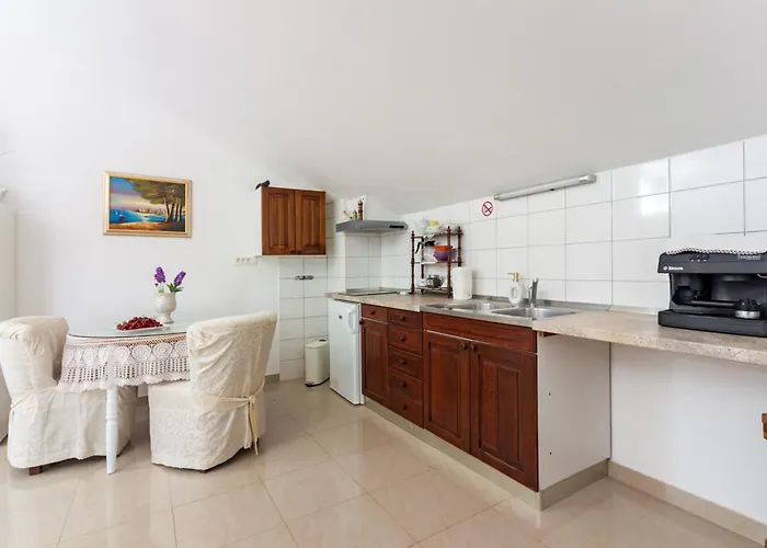 Song Gostinjska kuća